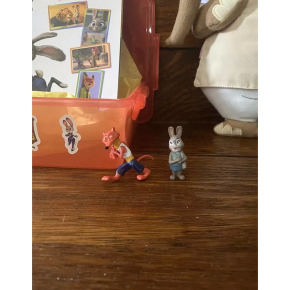 Zootopia Gift Basket Plush Characters Action Figures Stickers Book Pins Set - Picture 6 of 8